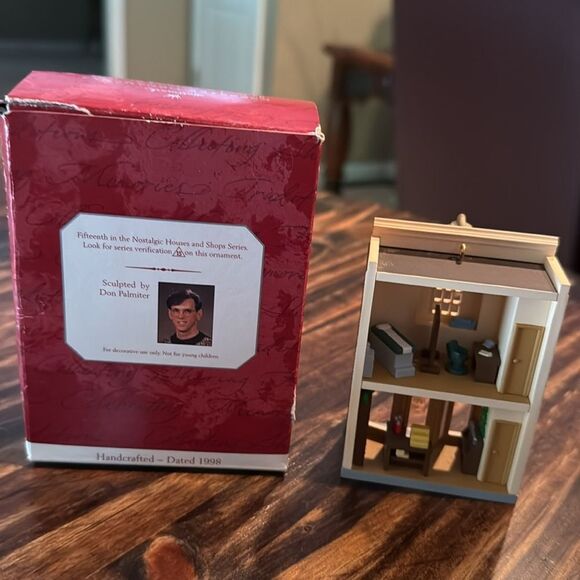 1998 Hallmark Grocery Store Nostalgic Houses & Shops Ornament #15 in Series - Picture 8 of 9